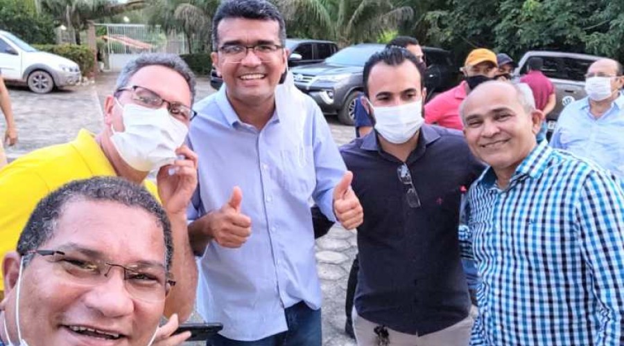 Lahesio Bomfim faz palestra em Governador Archer a convite de novo grupo político local