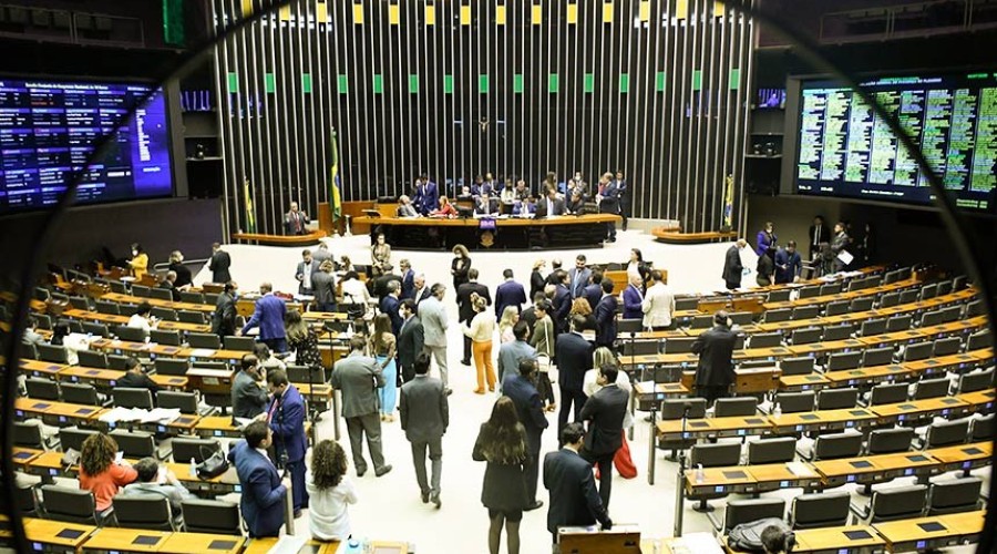 12 partidos e federações alcançam cláusula de barreira; 16 partidos ficam de fora