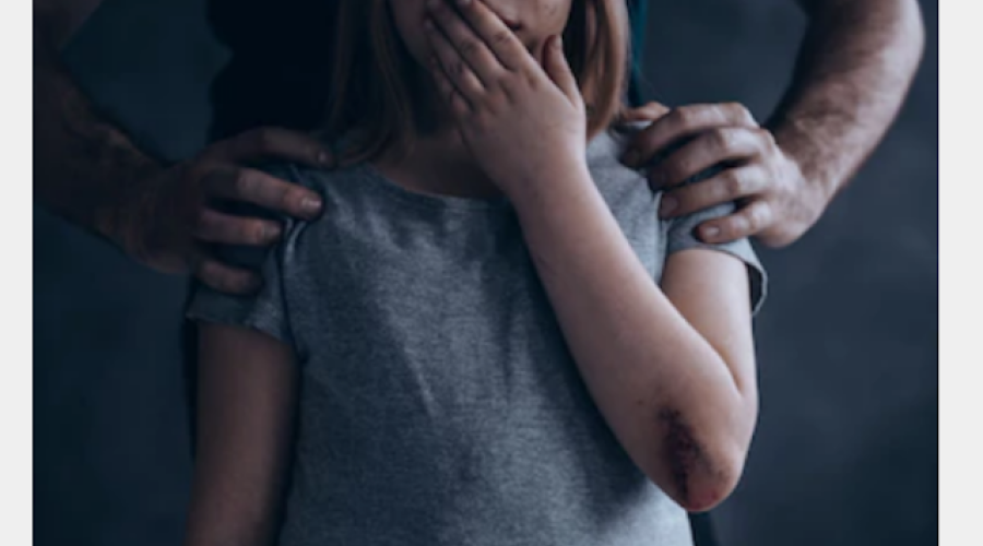 Pai castra padre depois que ele abusou sexualmente de sua filha de nove anos