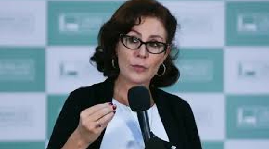 Por unanimidade, STF condena Carla Zambelli a 10 anos de prisão