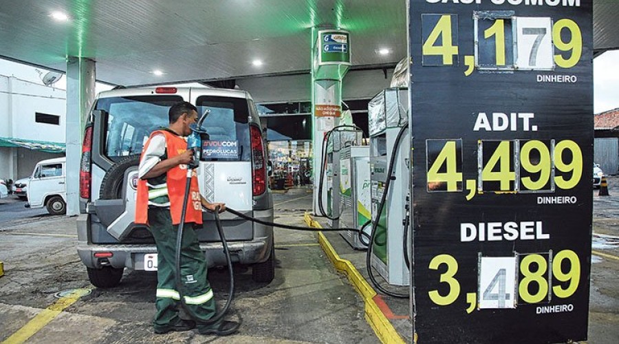 Preço da gasolina aumentou no Maranhão, segundo a ANP