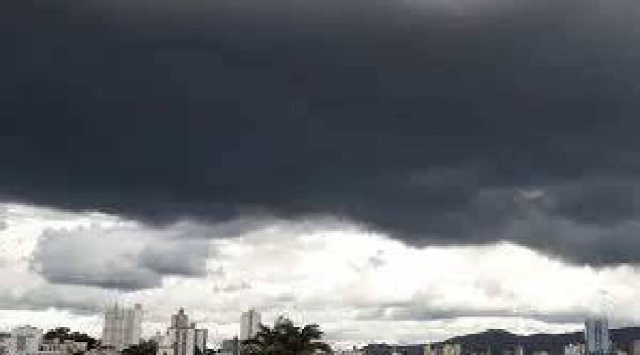 Chuva de até 50 mm pode atingir quase 300 cidades de Minas nas próximas horas; veja a lista