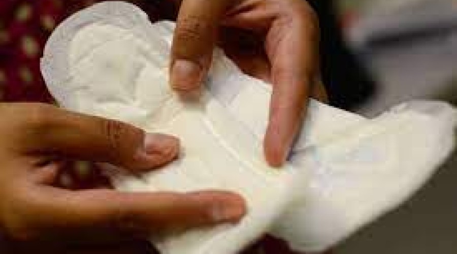 Justiça dá 30 dias para que União regulamente distribuição de absorventes