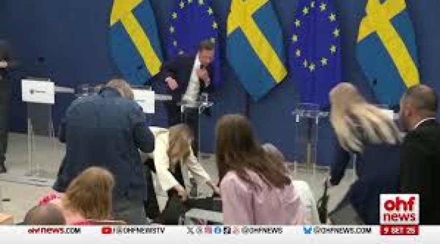 Vídeo: Ministra da Saúde da  desmaia ao assumir cargo